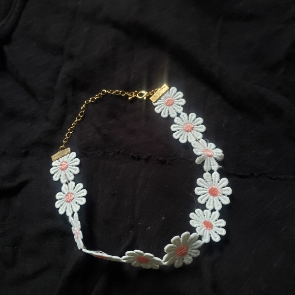 Pink Daisy Choker Necklace | Trendy 90s Floral - Picture 3 of 5